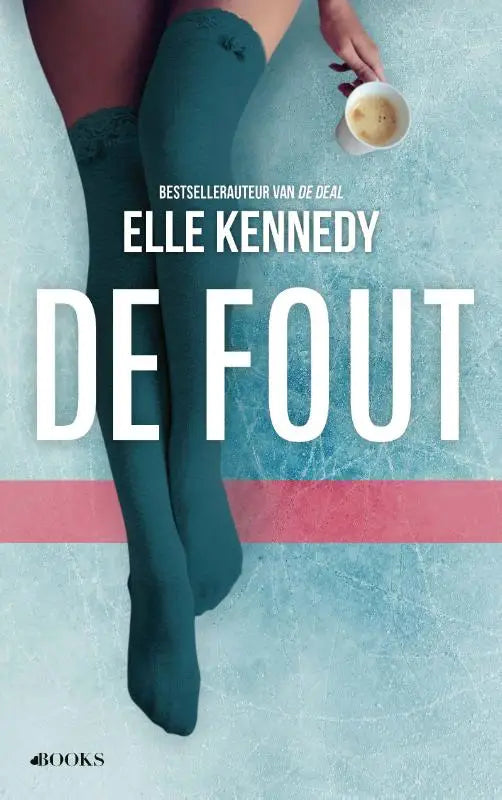 Vrouw met teal kanten jarretelkousen uit off campus-serie tweede deel elle kennedy houdend witte koffiekop