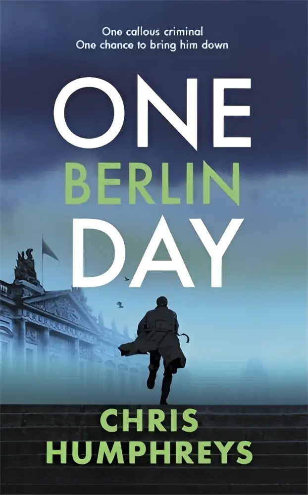 De cover van one berlin day toont een silhouet van een man die trapt beklimt tegen een donkere stadsachtergrond in berlijn