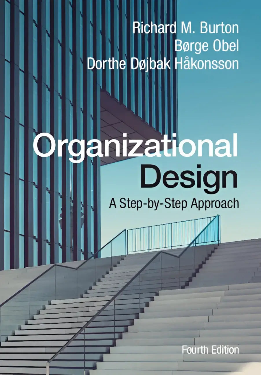 De boekomslag van organizational design een stap voor stap aanpak vierde editie door richard m met focus op multi contingentie model