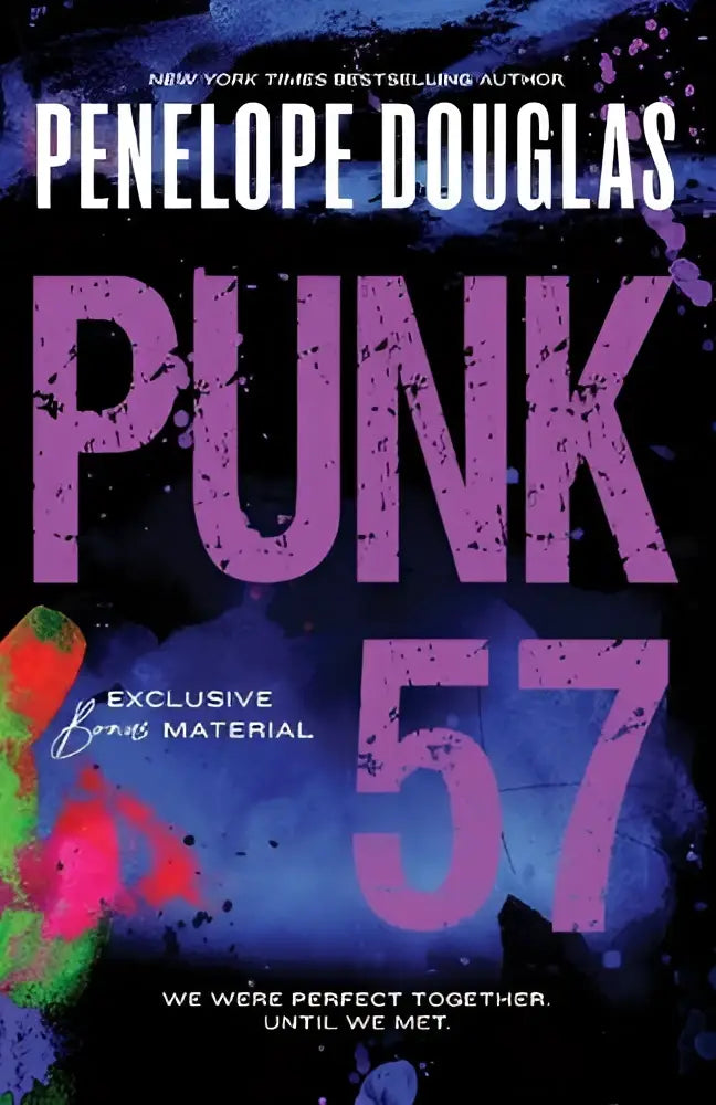 Cover van het boek punk 57 door penelope douglas met vette paarse en blauwe tekst en verfspat-effecten