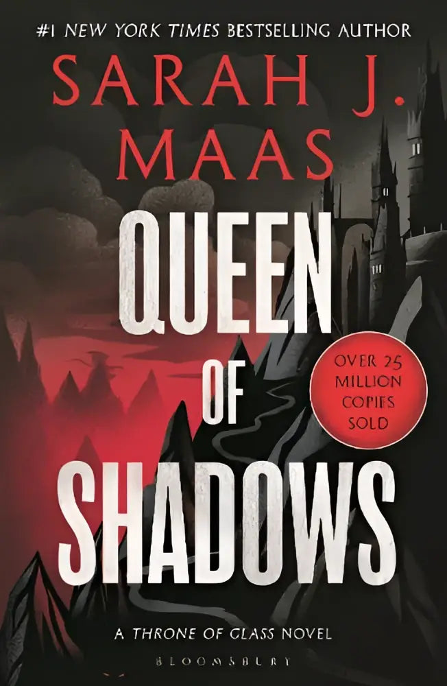 De boekomslag voor queen of shadows van sarah j, van de sunday times bestsellerauteur van a court of thorns and roses