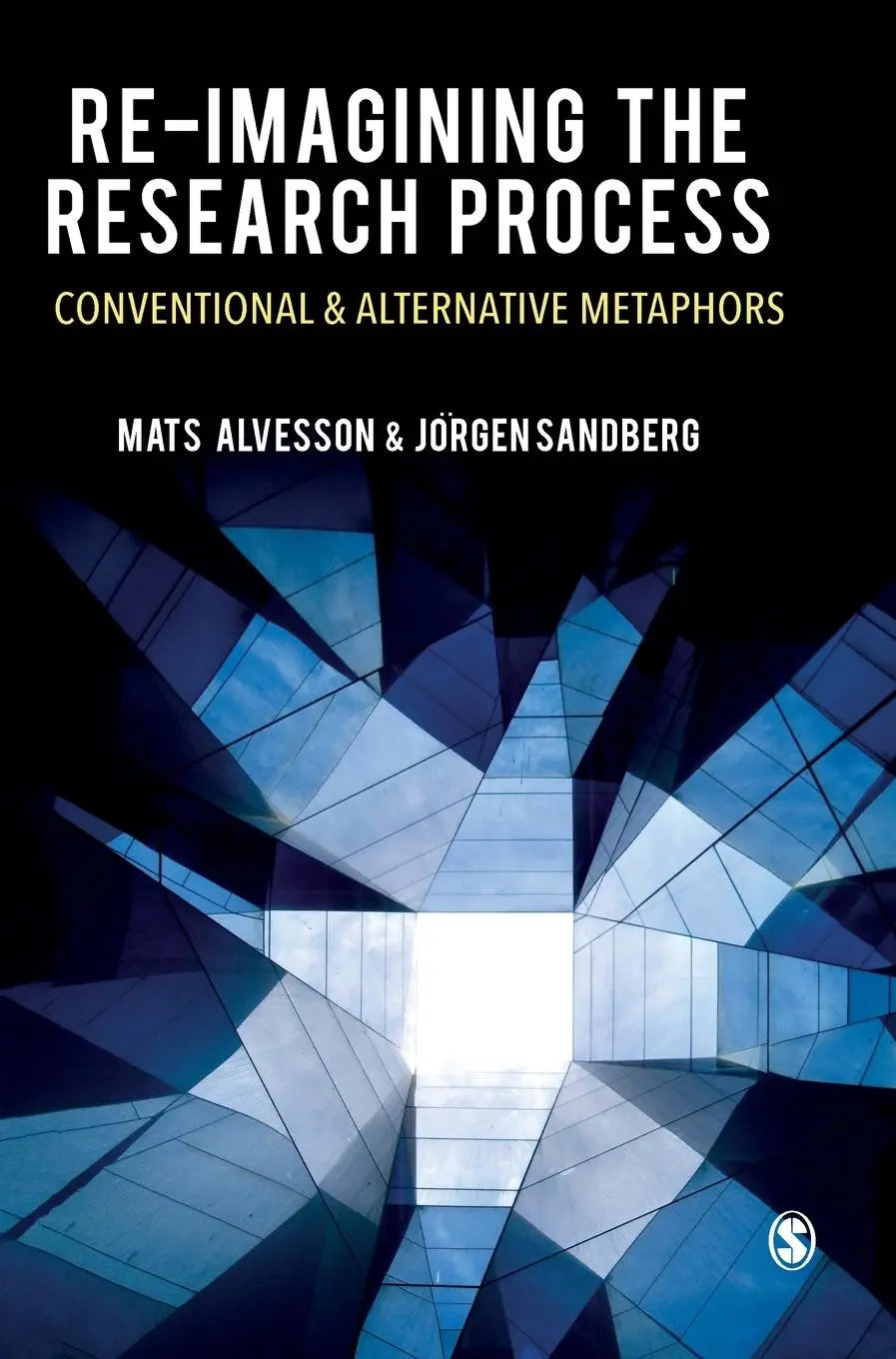 Zwart boekomslag met titel re-imagining the research process in witte letters en blauw geometrisch ontwerp rondom een helder licht, gericht op het research process