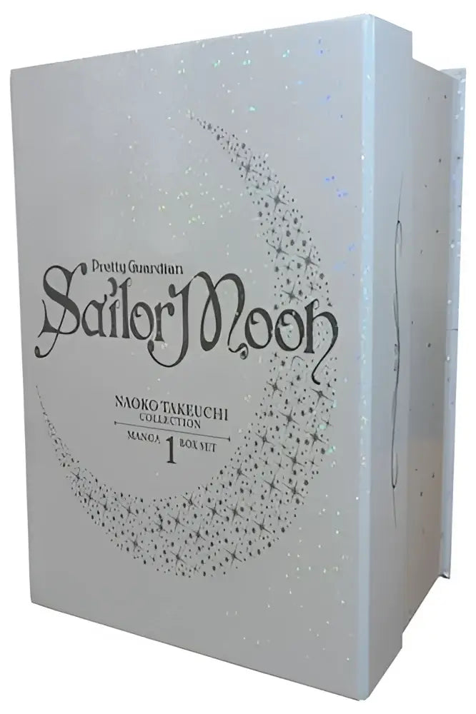 Zilver glinsterende manga box set met pretty guardian sailor moon in zwarte cursieve letters en maantje design uit naoko takeuchi collection