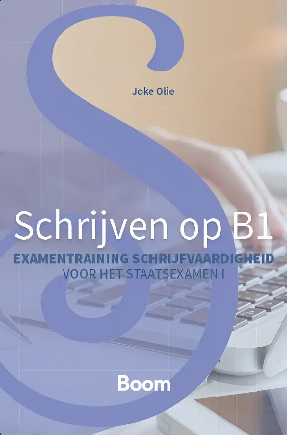 Blauwe spiraalgrafiek op wazige afbeelding van handen typen bij toetsenbord met examentraining schrijfvaardigheid staatsexamen nt2