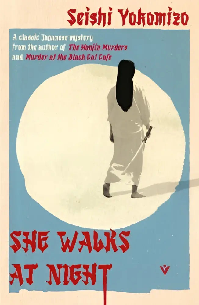 De boekcover van she walks at night toont een minimalistische figuur in witte kleding tegen een lichtblauwe achtergrond met rode tekst walks at night