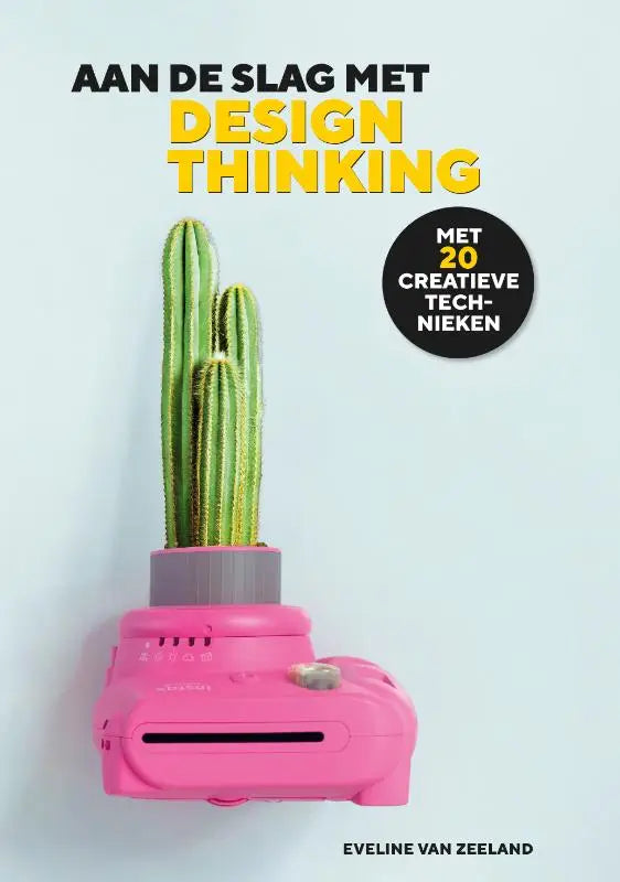 Roze instantcamera met groene cactus in bovenste opening als metafoor voor design thinking in het hoger onderwijs