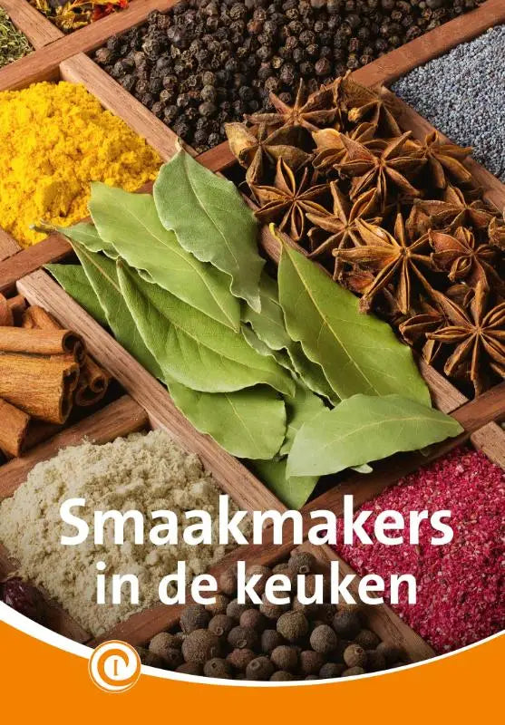 Houten spice box gevuld met gele kurkuma, zwarte peperkorrels, steranijs, laurier, kaneel en rode paprika voor jonge lezers