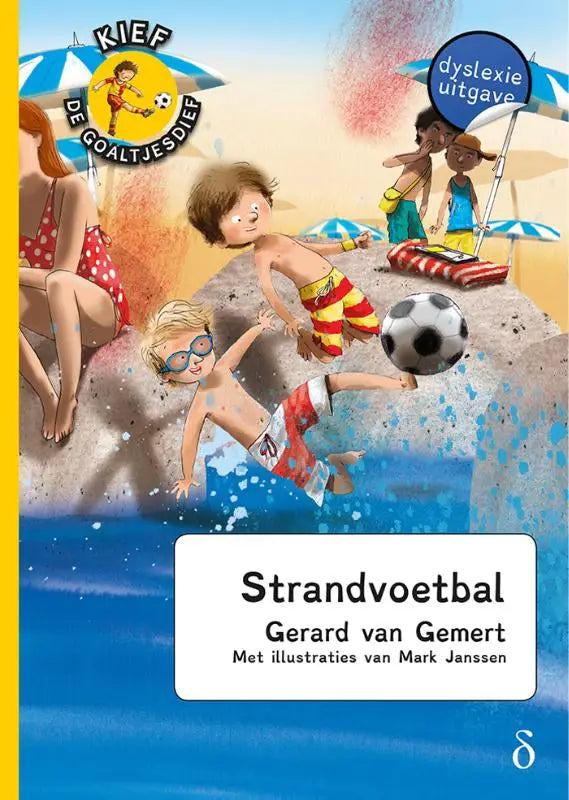 Een zwart-wit strandvoetbal met klassiek paneelontwerp zweeft mid-air bij kinderen spelend in goaltjesdief deel 14