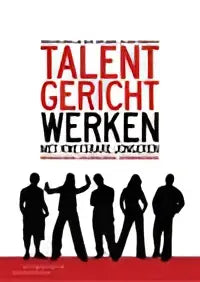 Rood en zwart tekst op witte achtergrond met vijf menselijke silhouetten onderaan voor talentgericht werken met kwetsbare jongeren