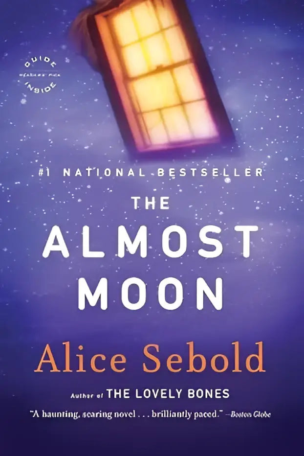 The almost moon boekomslag toont een gloeiende rechthoekige lantaarn met warm geel licht tegen een paarse sterrenhemel