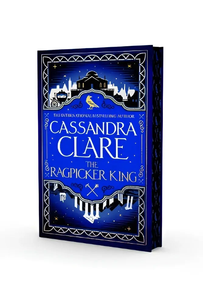 Diepblauw hardcover boek the ragpicker king van cassandra clare met internationale sprayed edge edition en gotische illustraties