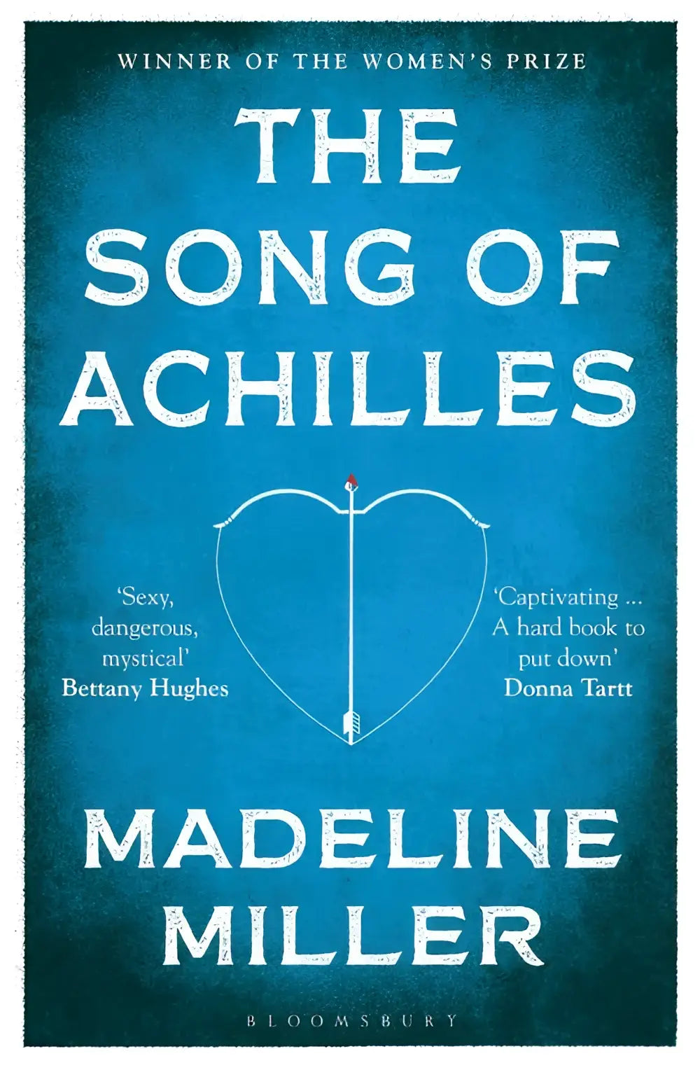 The song of achilles van madeline miller, engelse booktok-favoriet met blauw linnen kaft en wit versleten tekst en pijlhart