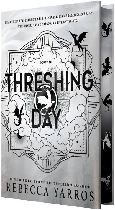 De roman threshing day van rebecca yarros heeft een grijze omslag met zwarte vogel silhouetten en witte ornamenten