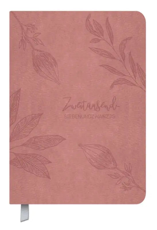 Een soft touch timer soft touch 18 maanden rosewood 2027/2028 a5 journal in zachtroze met reliëf bladerpatroon en titel zweitaufwand