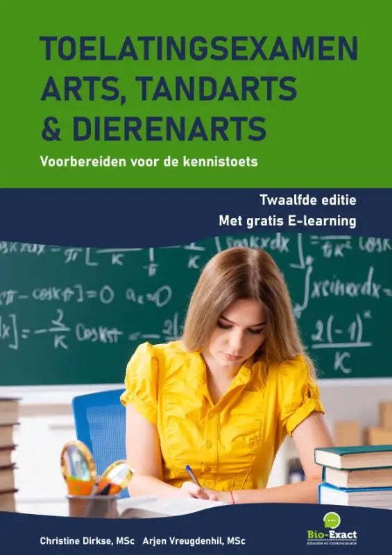 Vrouw zittend aan bureau met gele korte mouwen blouse in voorbereiding op toelatingsexamen arts twaalfde editie