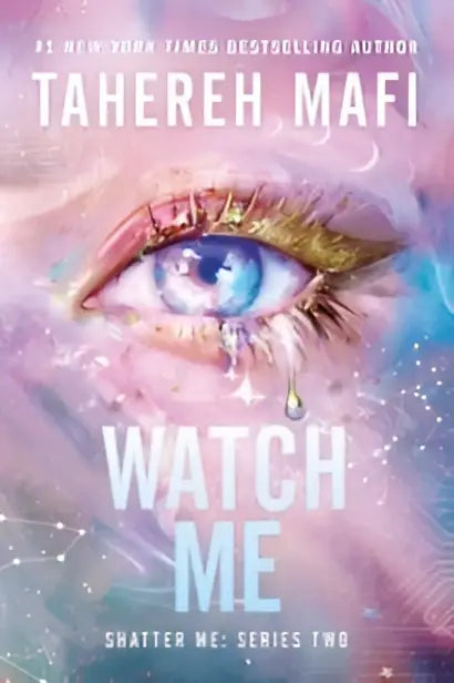 Het boek watch me uit series two toont een gestileerd oog met gouden eyeliner en blauwe iris voor jonge lezers
