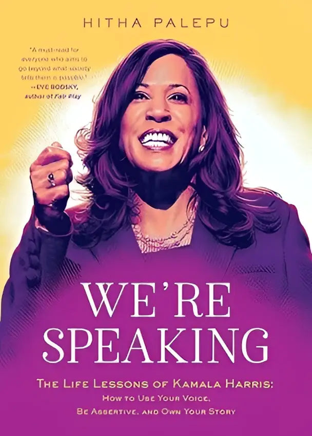 De boekomslag van We’re Speaking toont een levendige afbeelding van Kamala Harris in een paarse blazer met gebalde vuist