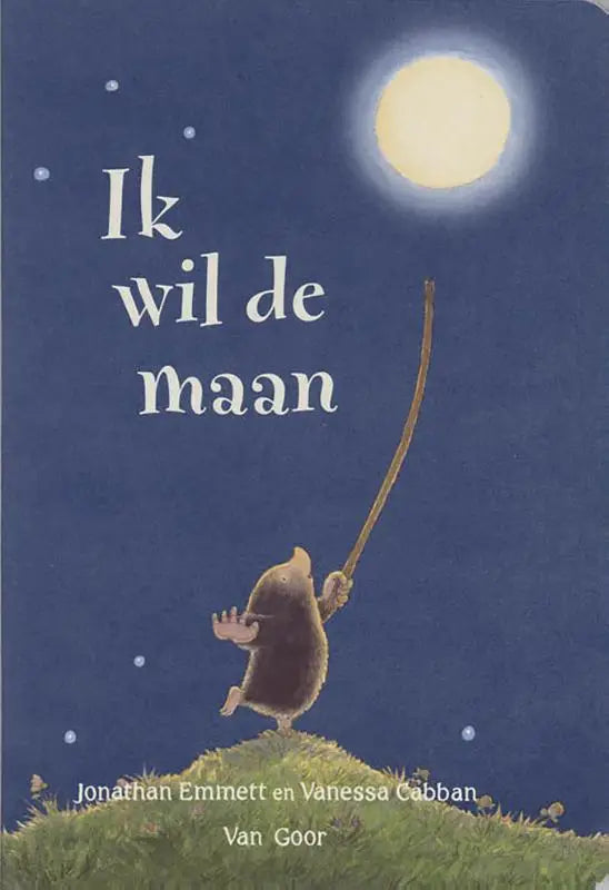 Een charmant kinderboek Ik wil de maan met een bruine mol die naar de maan reikt tegen een diepe blauwe hemel
