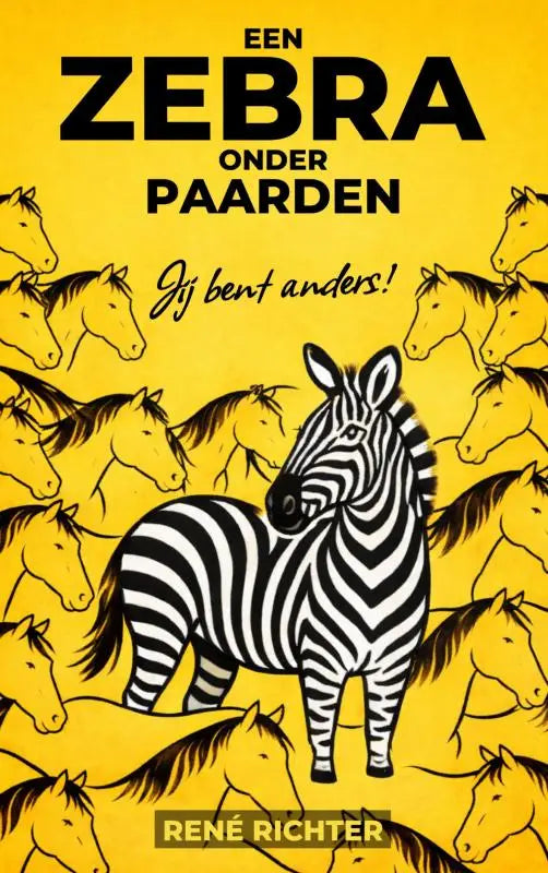 Een zwart-wit gestreepte zebra valt op tegen een gele achtergrond met gestileerde paarden in een inspiratievol ontwerp