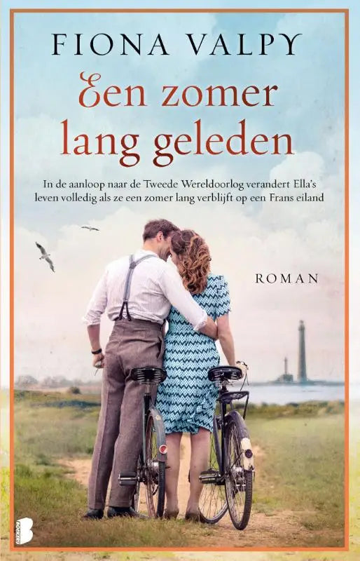 Vrouw draagt een zacht blauw witte zigzag jurk naast man met fietsen terwijl tweede wereldoorlog verandert haar leven