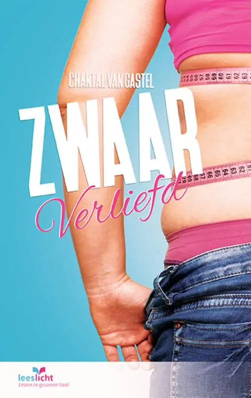 Een roze meetlint met zwarte cijfers en flexibele kunststof omtrekmeting bij zwaar verliefd product