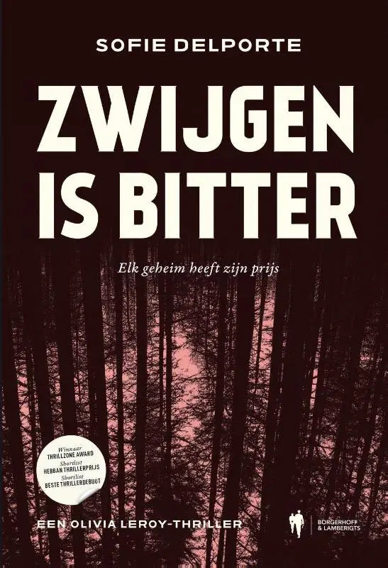 Donkere boekomslag van zwijgen is bitter met witte letters en silhouetten van bomen tegen een roze schemerlucht