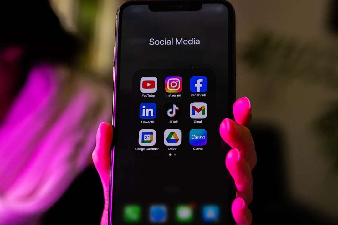 De impact van sociale media op lezen onder jongeren