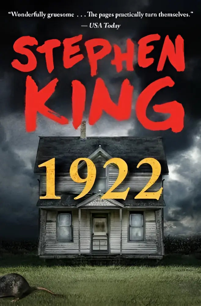 Boekcover van 1922 met een verweerd grijs houten huis en gele cijfers en rode letters van stephen king