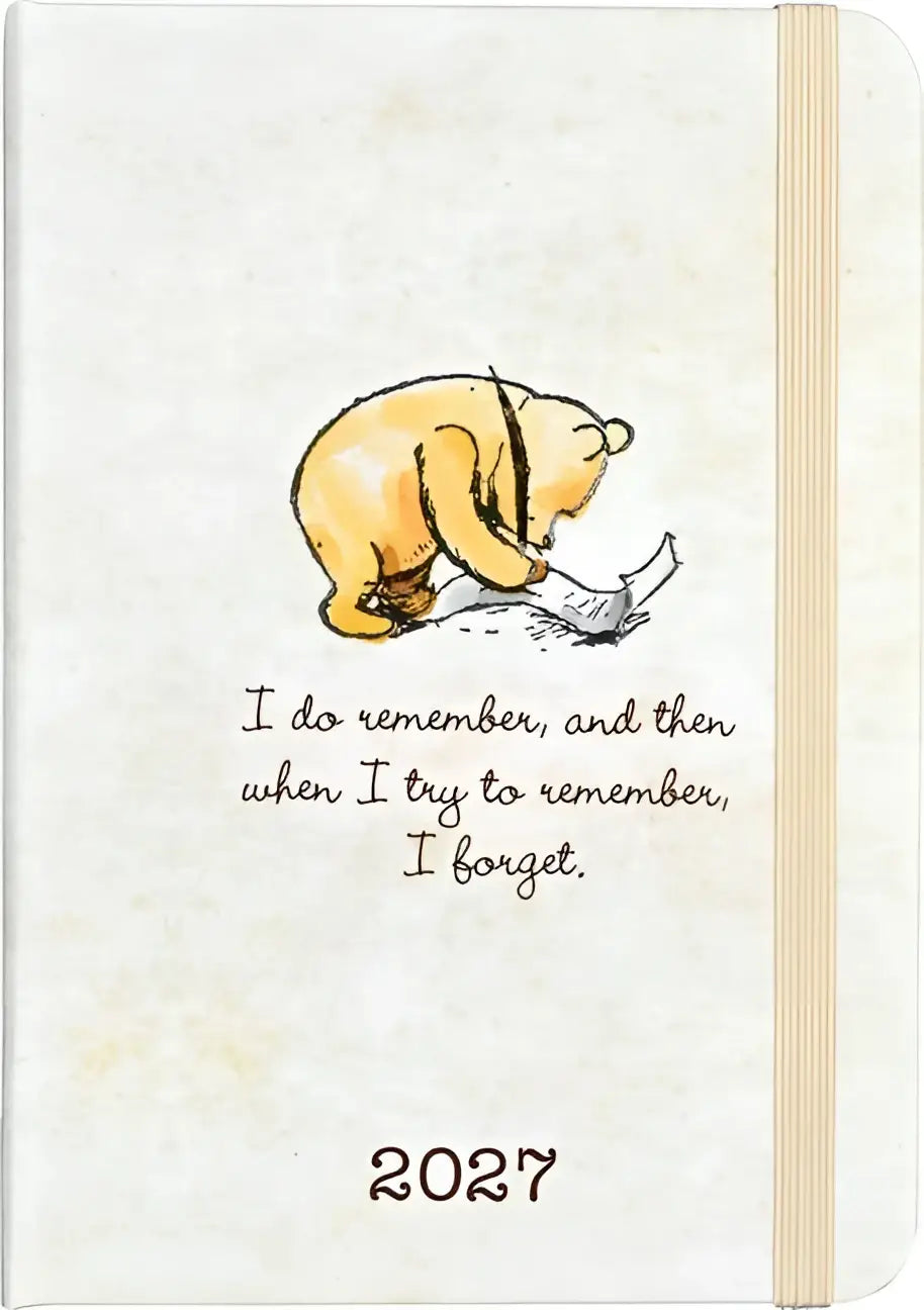 Een zachte crèmekleurige 2027 winnie-the-pooh weekly planner met klassieke illustratie en subtiele beige elastiek