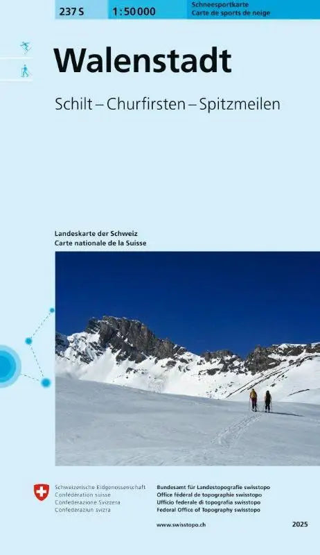 Foto van 237s walenstadt schneesportkarte met sneeuw bedekte bergtoppen onder een heldere blauwe lucht