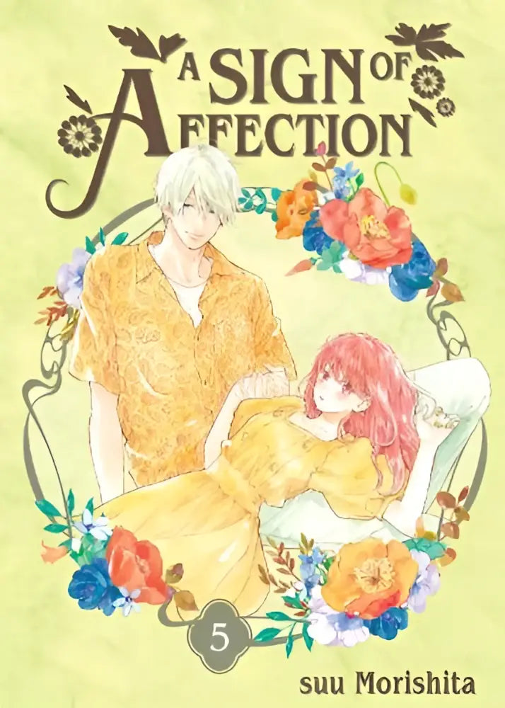Een zachte gele manga cover van a sign of affection 4 met twee personages in bijpassende bloemmotieven omringd door een krans
