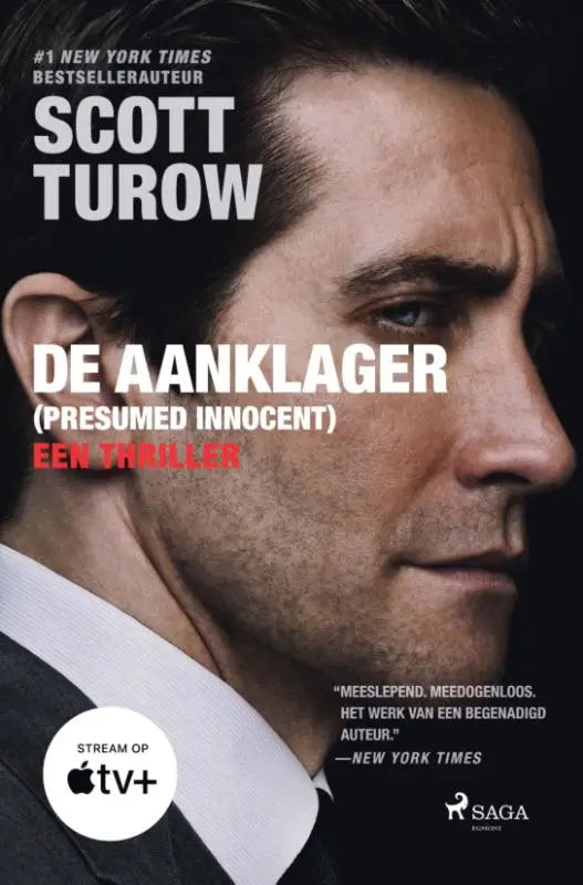 De aanklager boekcover toont een zwart-wit portret van scott turow met de titel de aanklager duidelijk zichtbaar