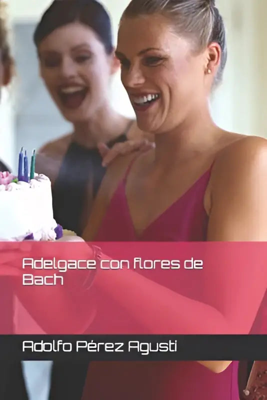 Vrouw in een roze mouwloze jurk die glimlacht voor adelgace con flores de bach product