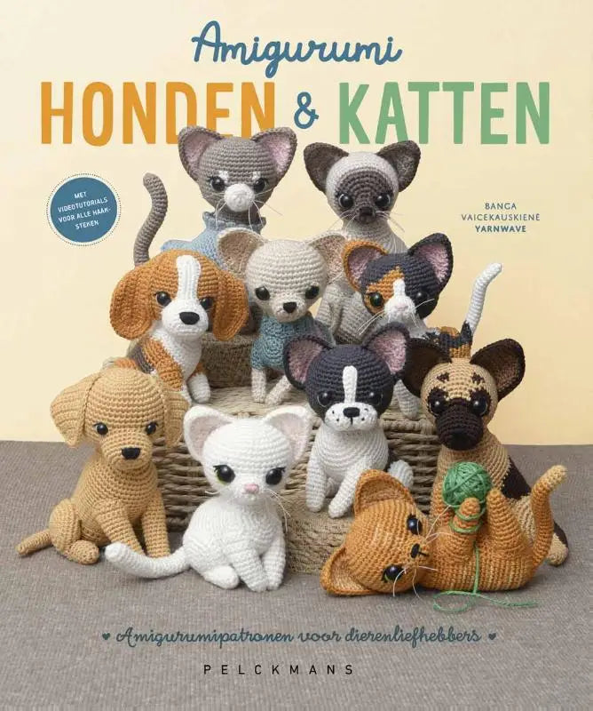 Een charmante collectie amigurumi honden en katten in diverse kleuren met zachte garens en gedetailleerde gezichten