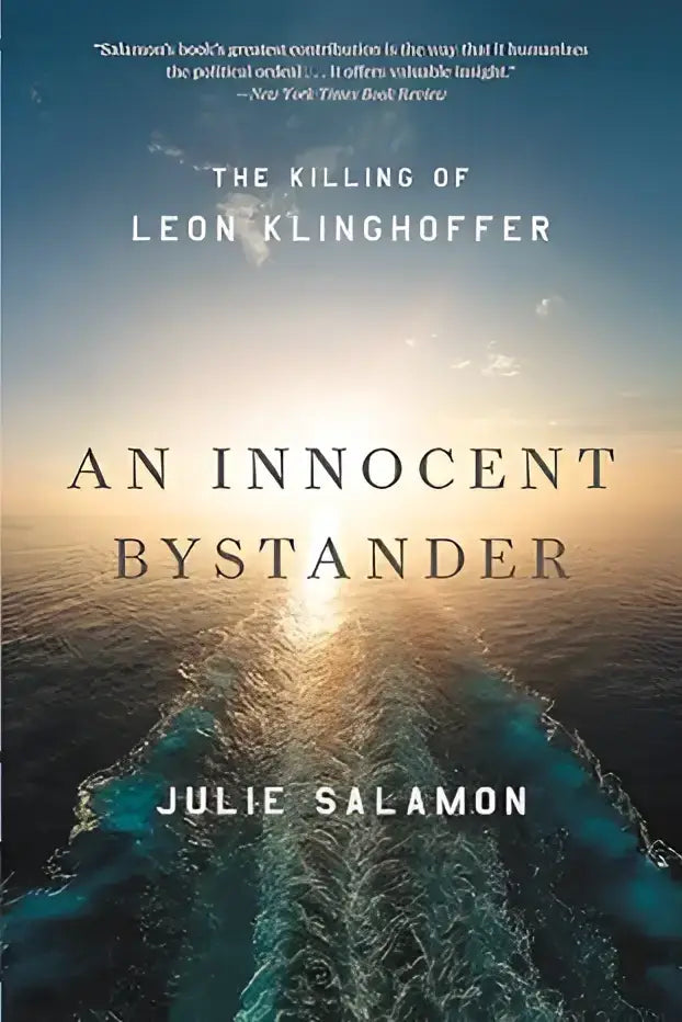De boekomslag toont an innocent bystander van julie salamon met water en zonlichtreflecties