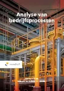 De analyse van bedrijfsprocessen toont een complex industrieel systeem met gele pijpen voor management algemeen