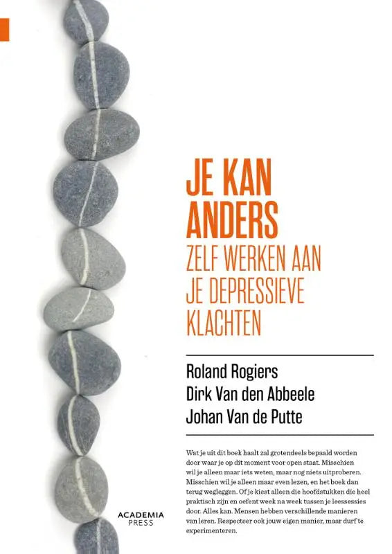 Een rij gladde grijze rivierstenen met witte aders naast het product je kan anders zelf werken aan depressieve klachten