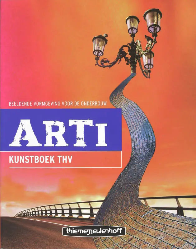 De cover van het arti boek beeldende vormgeving toont een donkere metalen straatlantaarn tegen een oranje hemel