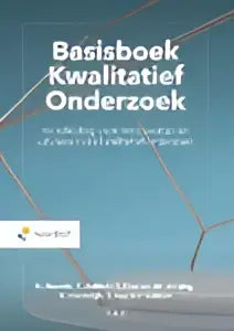 De cover van het basisboek kwalitatief onderzoek toont witte teksten op een geometrische blauwe achtergrond met diagonale lijnen