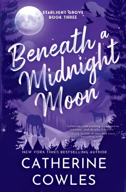 Paars boekcover van beneath a midnight met een middernachtelijke maan, bos en herten silhouetten door catherine cowles