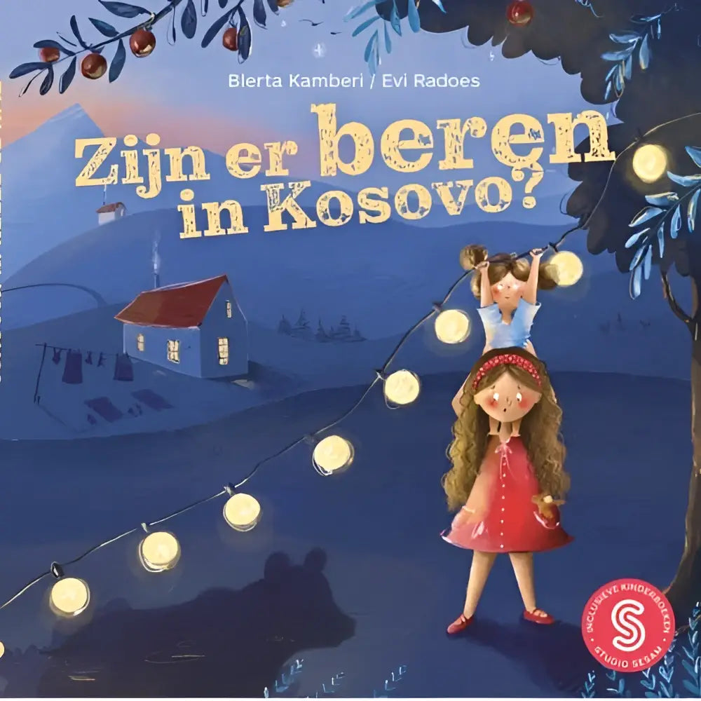 De eigenwijze prentenboek cover van zijn er beren in kosovo toont twee meisjes onder lichtjes voor jonge lezers