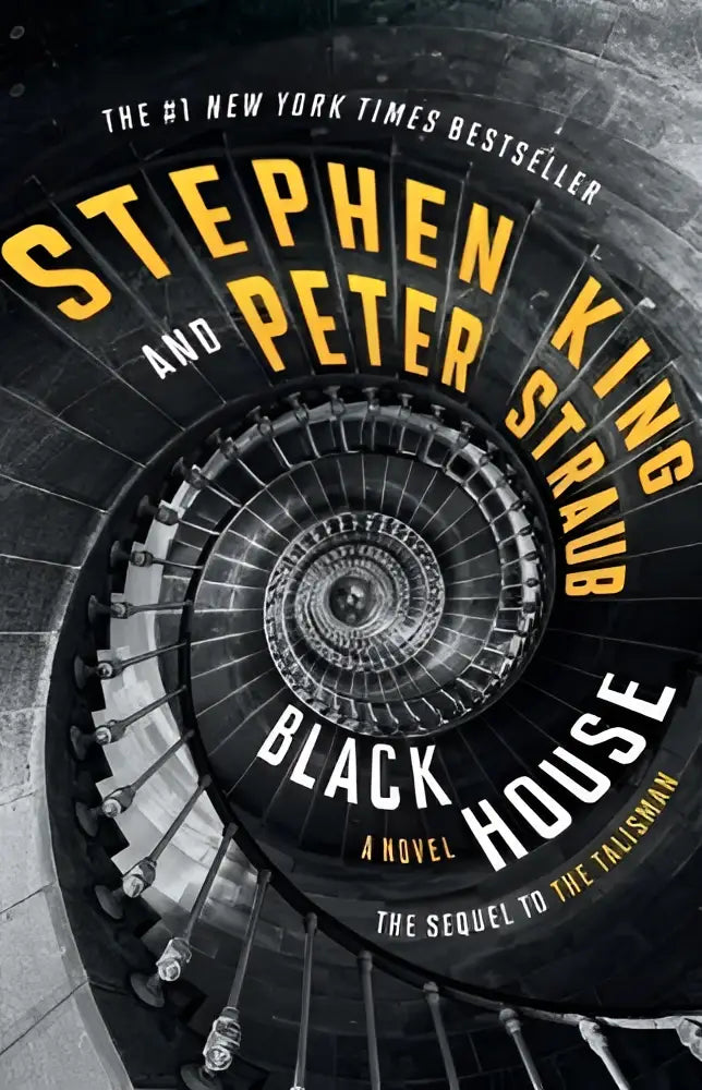 Het boek black house is een roman met een zwart-wit spiraaltrapontwerp en gele tekst van stephen king en peter straub