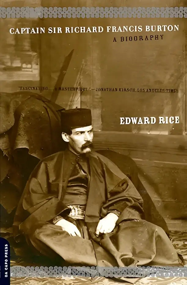 Het sepia-gekleurde boek bevat een biografie van captain sir richard francis burton met zijn portret in traditionele kleding