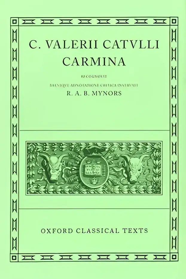 Groene boekomslag van carmina met zwart decoratief kader en reliëfillustratie van twee stieren en centraal embleem voor academisch onderwijs en kritisch apparaat in oxford classical texts
