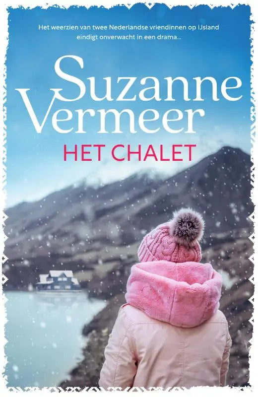 Lichtroze gebreide beanie met een pluizige pompon geschikt voor chalet stijl winterkleding