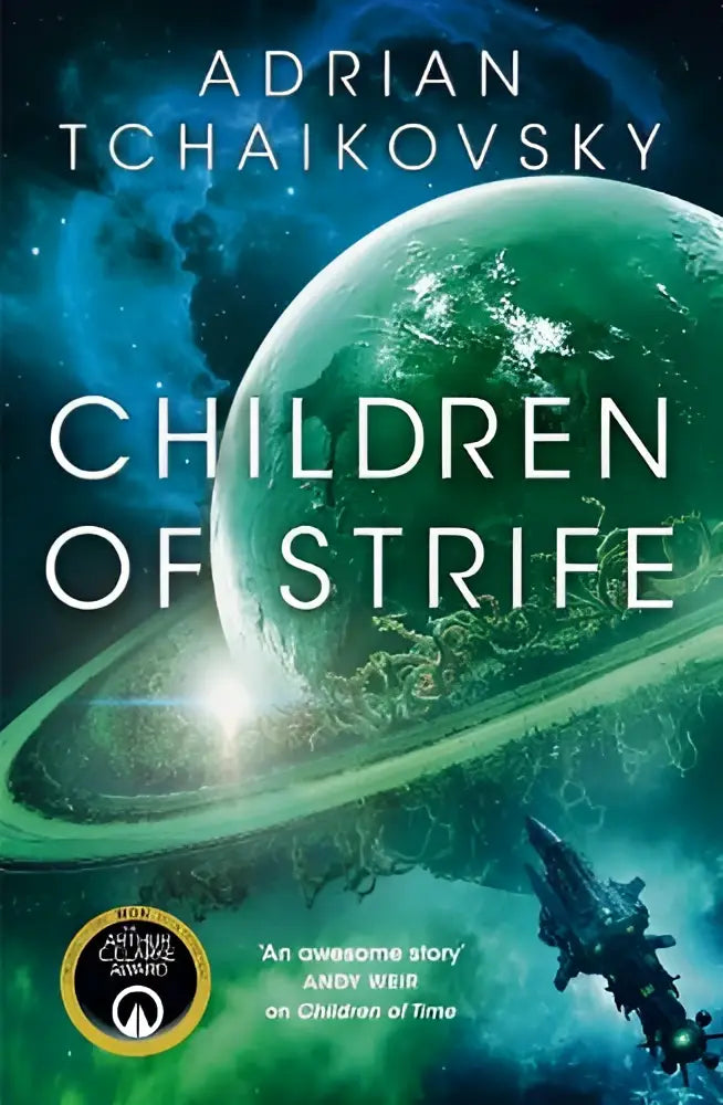 Het boek kinderen van strife door adrian tchaikovsky toont een groene planeet met blauwe kosmische wolken op donkere achtergrond