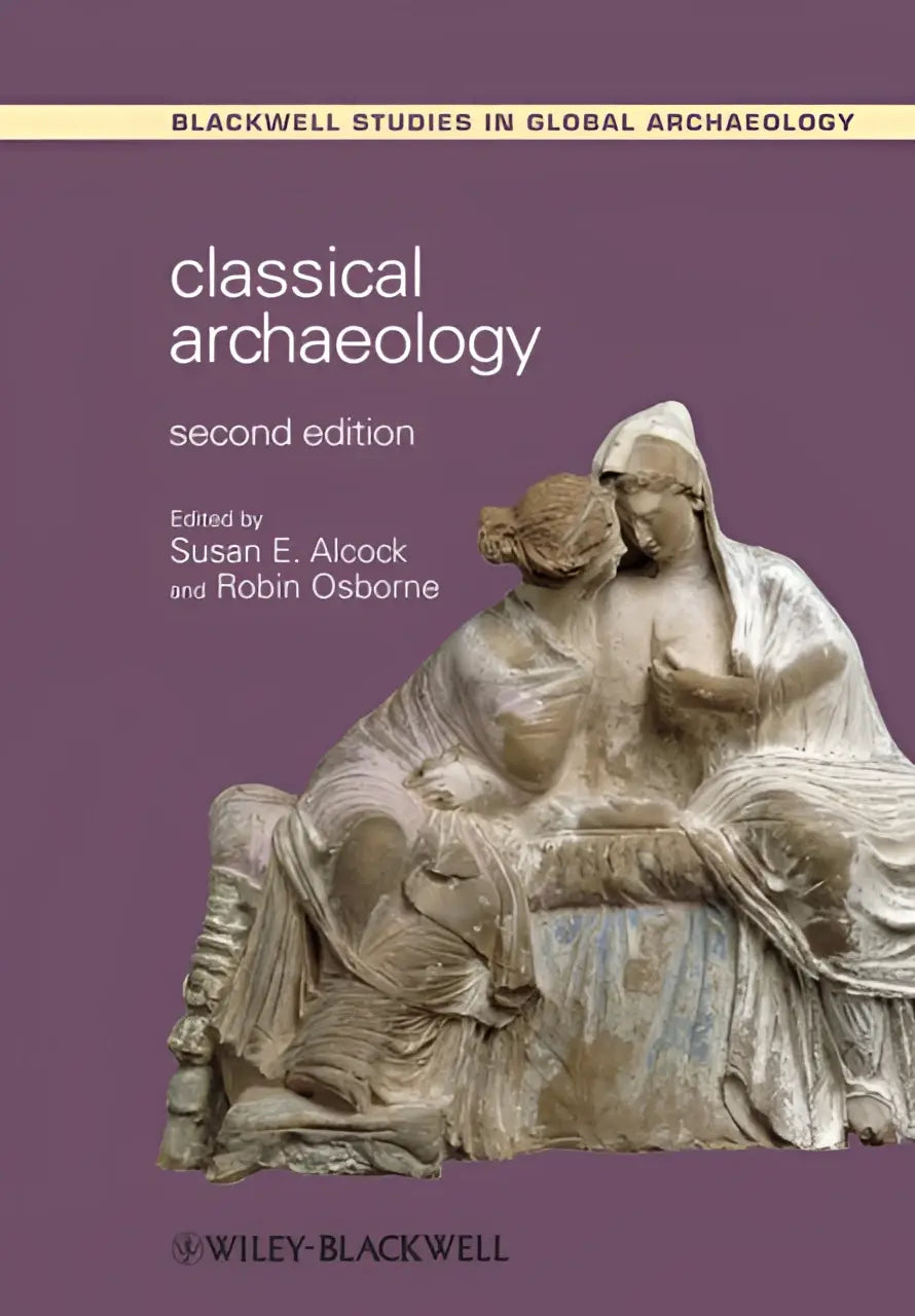 De cover van klassieke archeologie herziene editie toont een marmeren beeld met romeinse kunst en gedrapeerde figuren