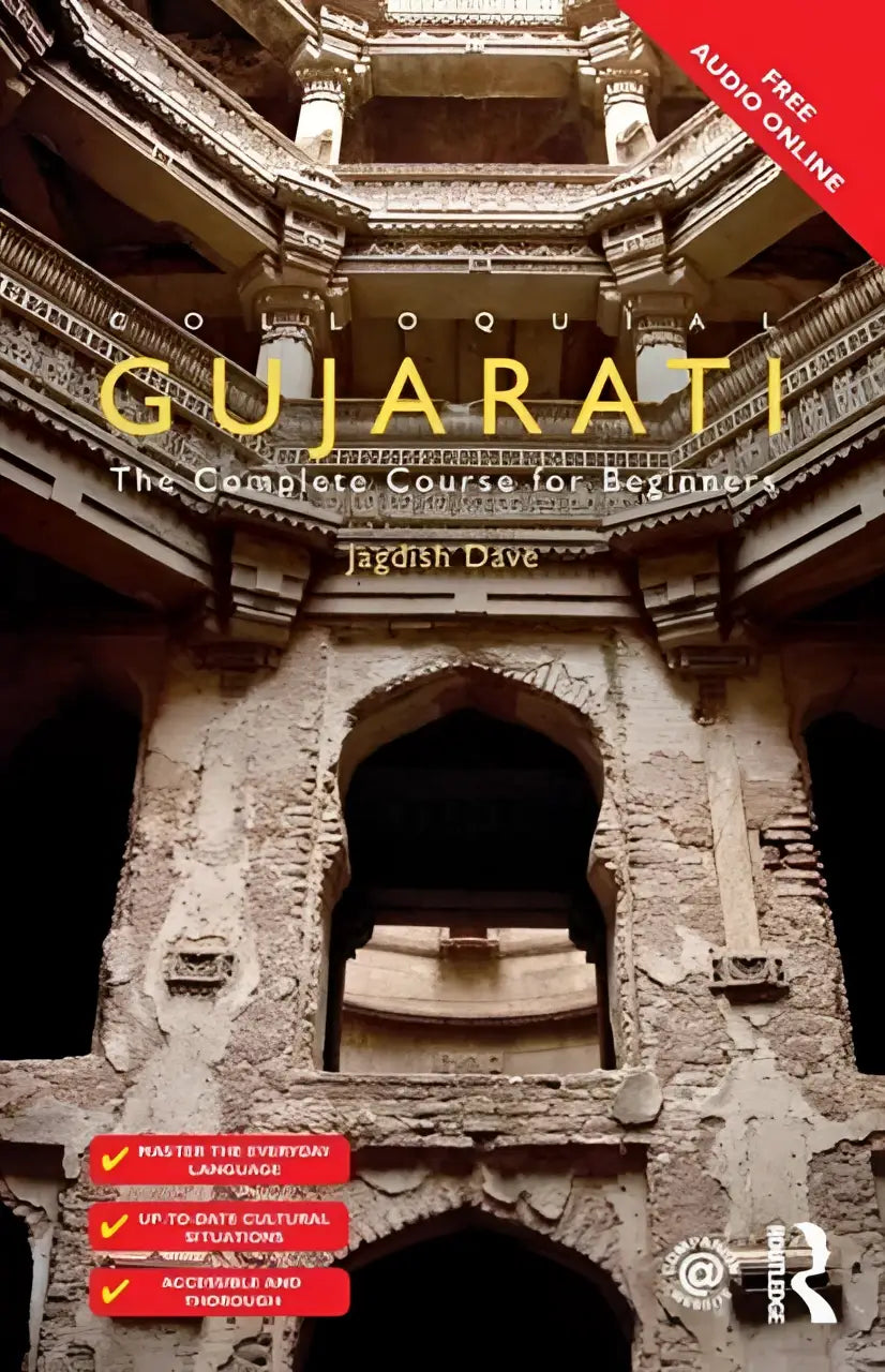 De boekcover van colloquial gujarati toont een sepia stenen structuur met gouden letters en complete course for beginners