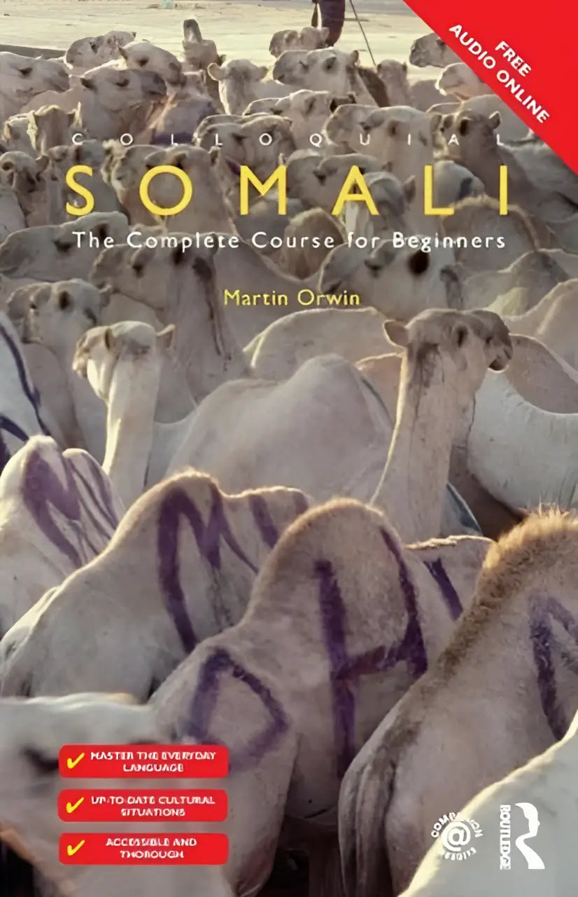 De boekcover van colloquial somali toont witte kamelen met paarse markeringen tegen een buitenachtergrond
