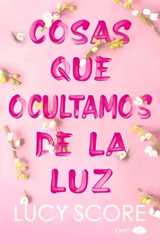 Roze ballonnenletters met delicate witte en gele bloemen op zachte roze achtergrond voor cosas que ocultamos product